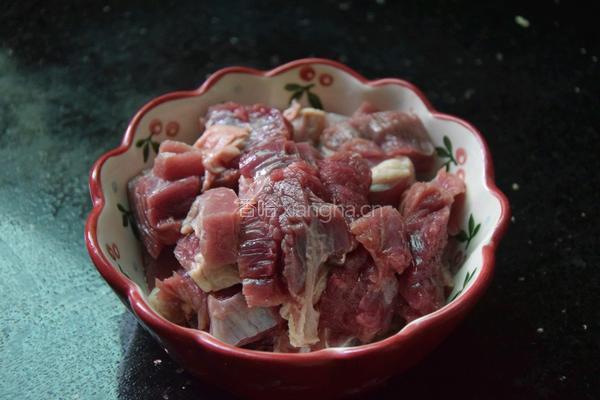番茄炖牛腩的做法图解2