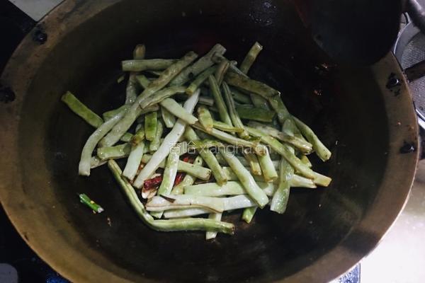 干煸四季豆的做法图解5