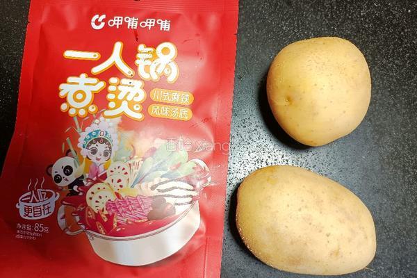 呷哺川味狼牙土豆条的做法图解1