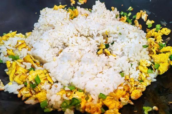 芹香蛋炒饭的做法图解10