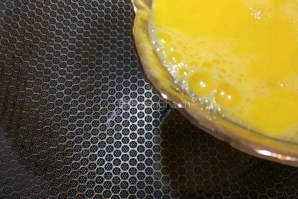 鸡蛋外婆菜炒年糕的做法图解5