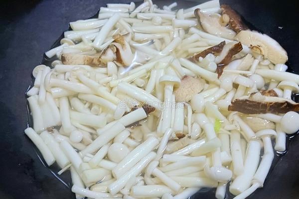 菌菇滑蛋的做法图解4