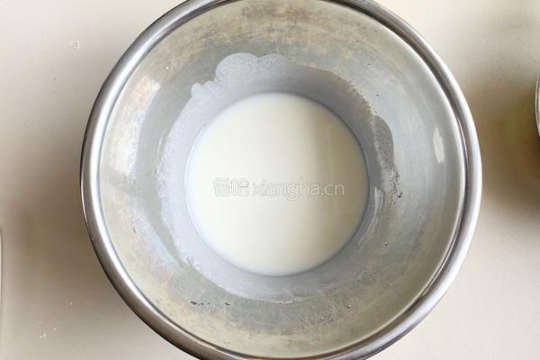 经典6寸戚风蛋糕的做法图解2