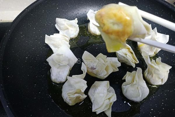 抱蛋煎馄饨的做法图解4