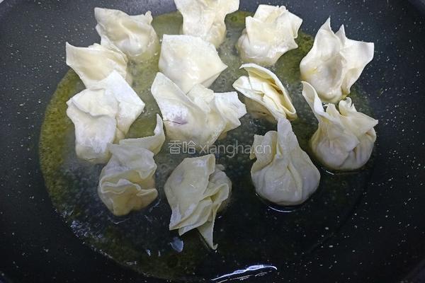 抱蛋煎馄饨的做法图解5
