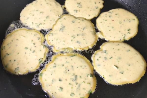 鸡蛋葱油饼的做法图解4