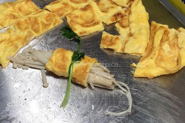 凉拌鸡蛋金针菇卷的做法图解10
