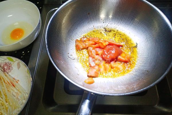 低脂鸡蛋金针菇汤的做法图解4
