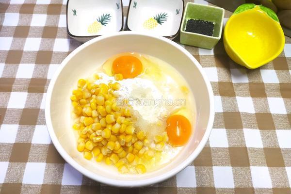 玉米鸡蛋爱心饼的做法图解2