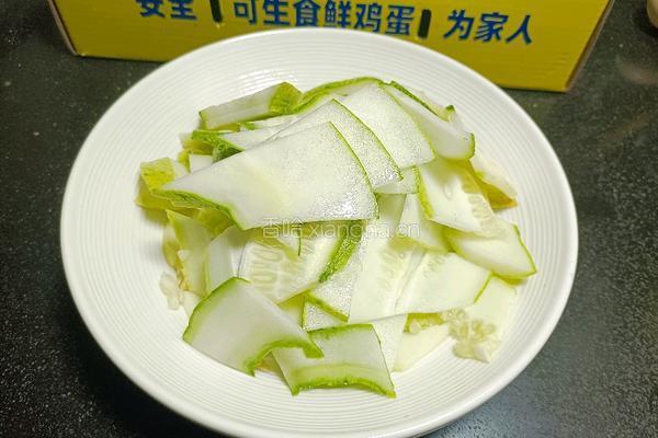 黄瓜炒鸡蛋的做法图解2