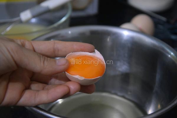 戚风蛋糕的做法图解3