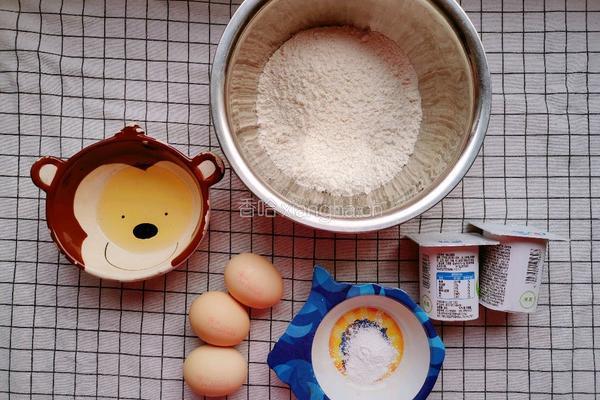 鸡蛋酸奶松饼的做法图解1