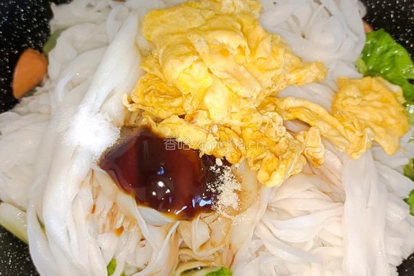 鸡蛋火腿炒河粉的做法图解9