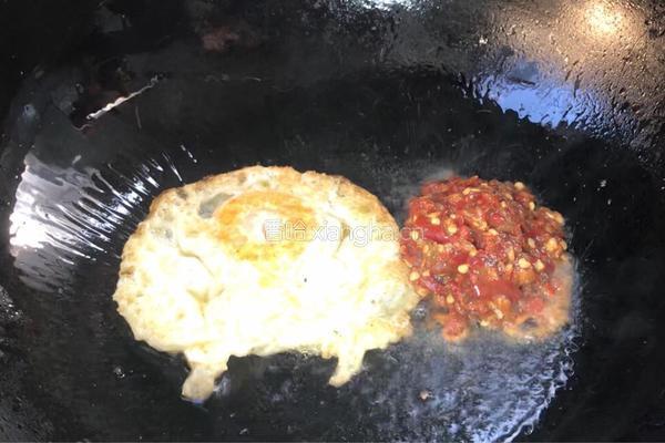 辣椒酱鸡蛋冻豆腐的做法图解4