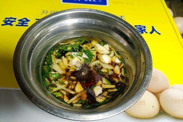 鸡蛋拌西蓝花的做法图解5