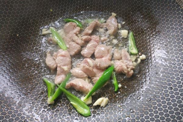 花菜炒肉的做法图解4