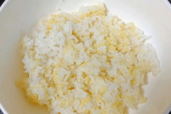 鸡蛋海苔肉松饭团的做法图解6