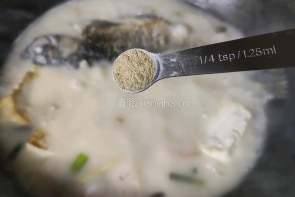 营养奶白鲫鱼豆腐汤的做法图解8