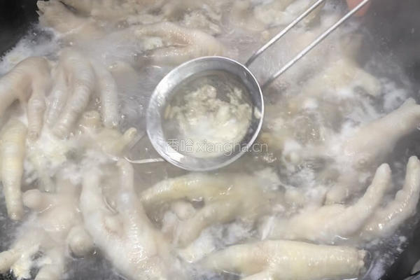水果炖鸡爪的做法图解4