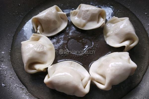 抱蛋饺子的做法图解7