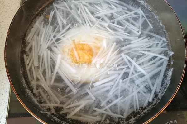 煎蛋萝卜丝汤的做法图解5
