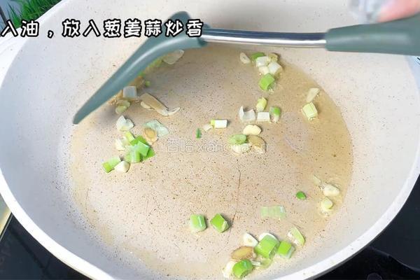 鸭血烧豆腐的做法图解2