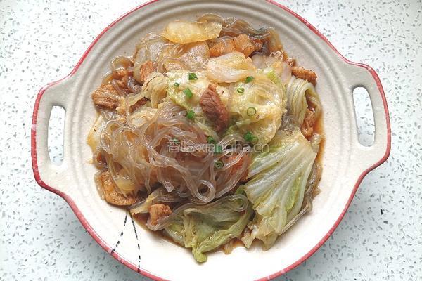 白菜炖粉条的做法图解10