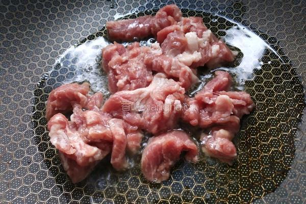 花菜木耳炒肉的做法图解7