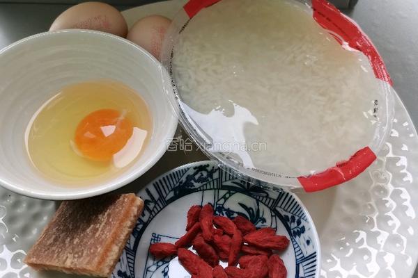 酒酿鸡蛋甜汤的做法图解1