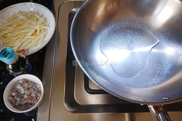 味美茭白炒虾仁的做法图解2