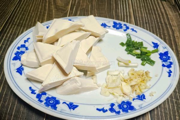 鸡蛋炖豆腐的做法图解2