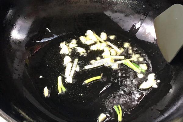 香菇炒小白菜的做法图解7