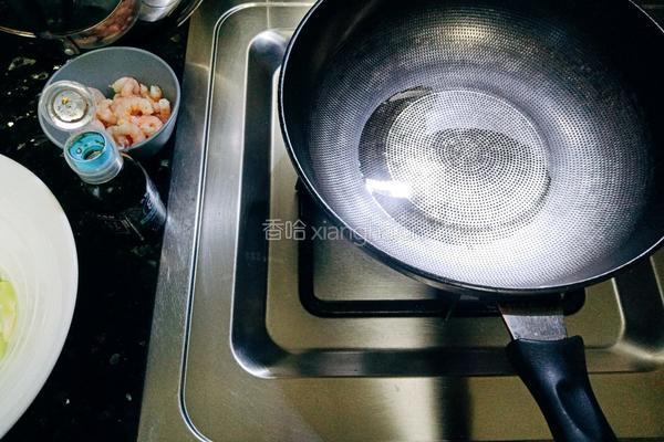 菜杆虾仁鸡蛋汤的做法图解3
