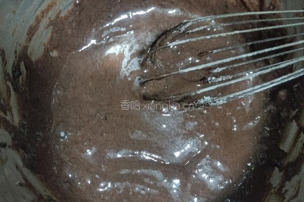 巧克力奶油蛋糕卷的做法图解3