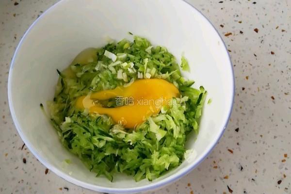 黄瓜蛋饼的做法图解5