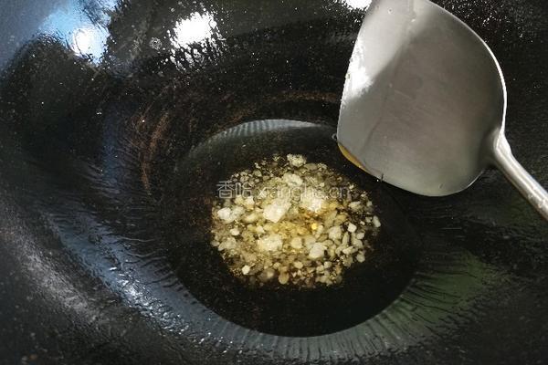 土豆红烧肉的做法图解1