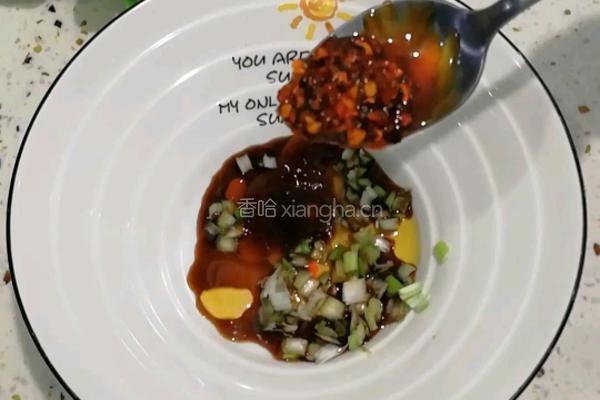 捞汁手擀面的做法图解7