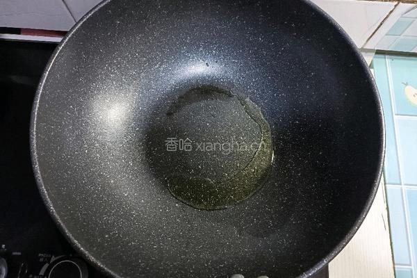 五花肉烀萝卜丁的做法图解4