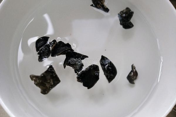 花菜炒香肠的做法图解4
