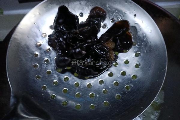 花菜炒香肠的做法图解6