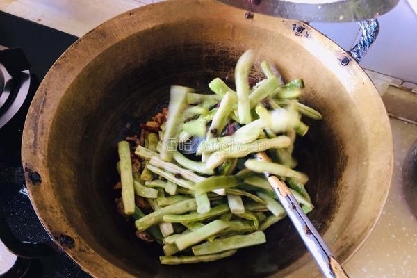 干煸四季豆的做法图解7