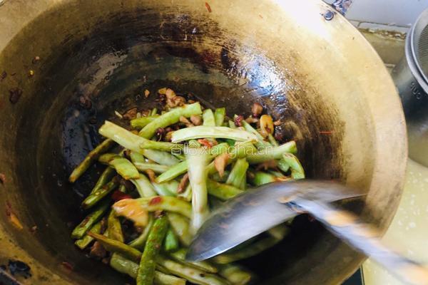 干煸四季豆的做法图解10
