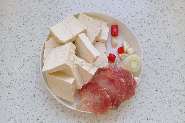 白菜炖豆腐的做法图解3