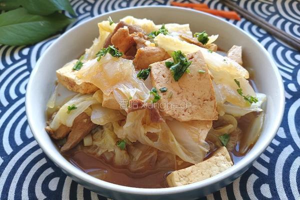 白菜炖豆腐的做法图解10