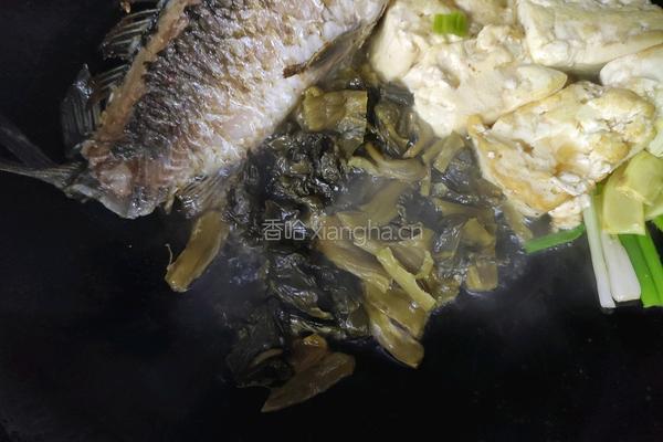 一上桌食欲大开~酸汤鲫鱼滑牛肉的做法图解3