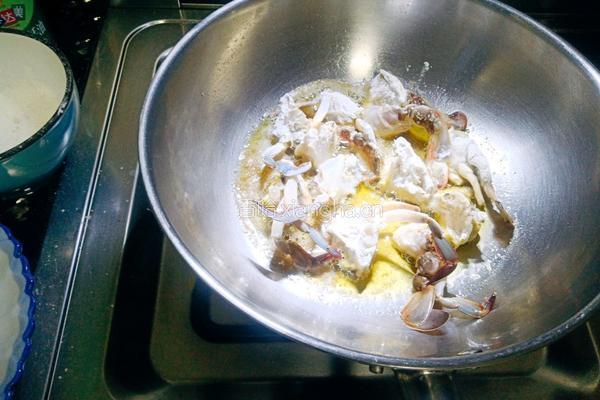 暖心梭子蟹粉丝煲的做法图解6