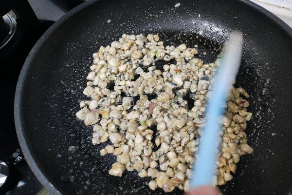 蚬肉炒蛋的做法图解5