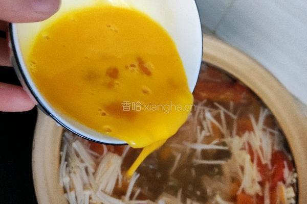 番茄金针菇蛋花汤的做法图解6