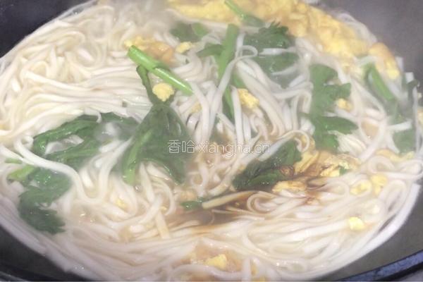 茼蒿鸡蛋汤面的做法图解8