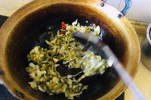 酸菜炒粉条的做法图解4